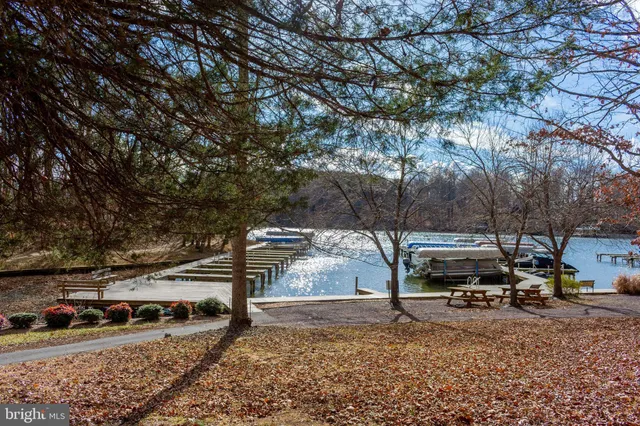 $894,000 | 5501 Hickory Tree Lane, Mineral, VA 23117