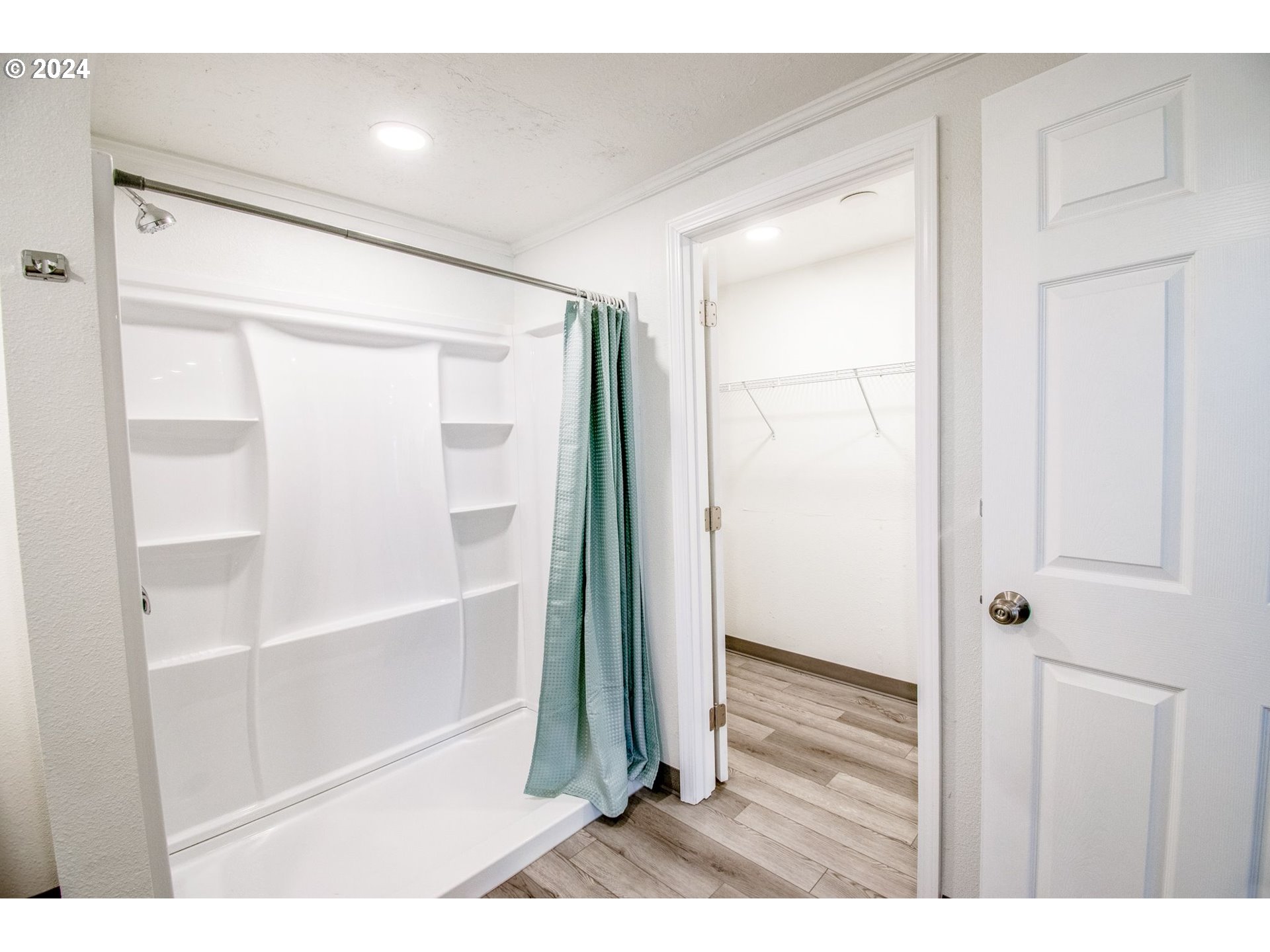 247 37th Street Springfield, OR 97478 - Photo 11 of 30 a view of closet area