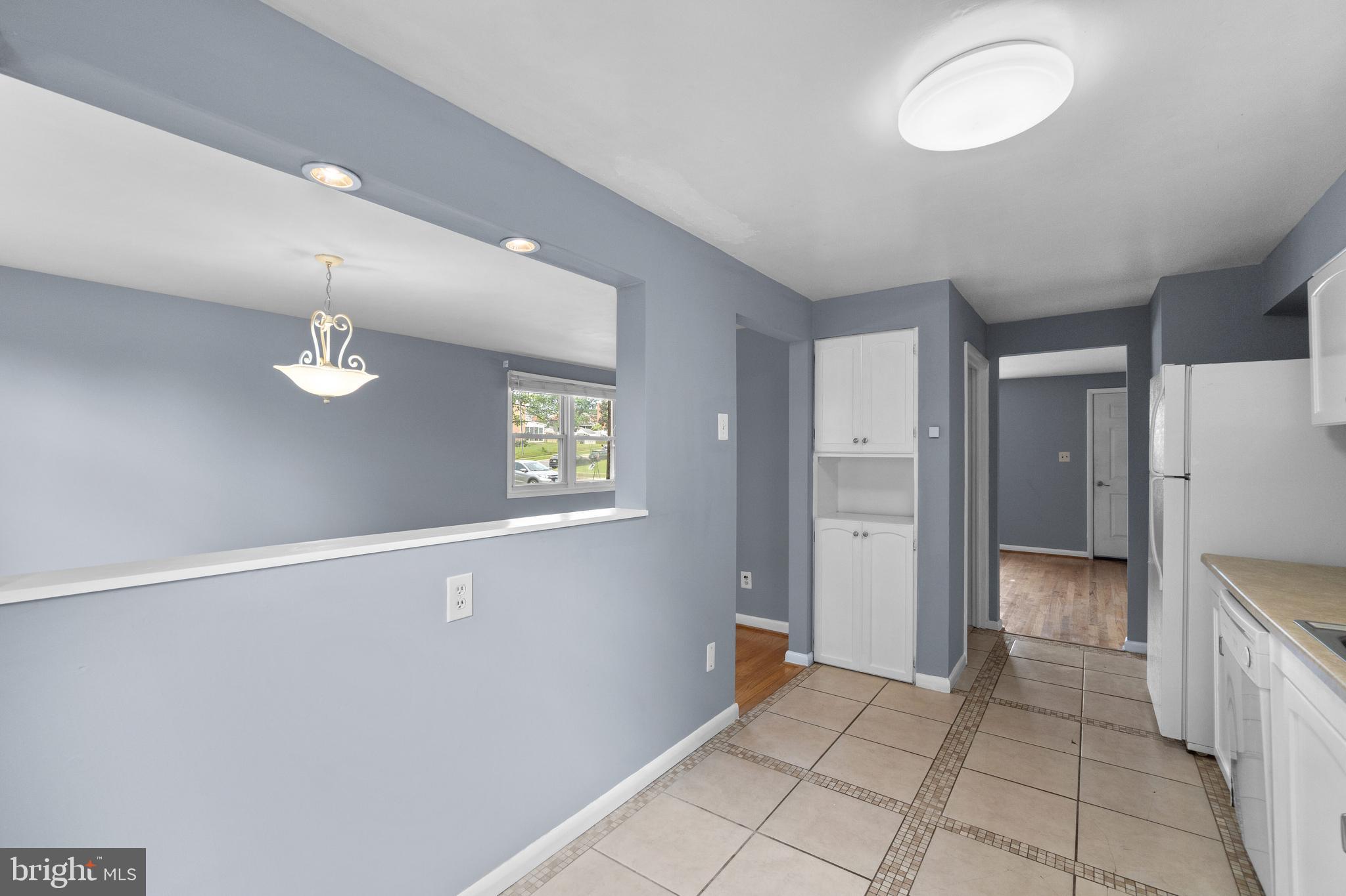 1025 Grovehill Road Baltimore, MD 21227 - Photo 14 of 40 Kitchen