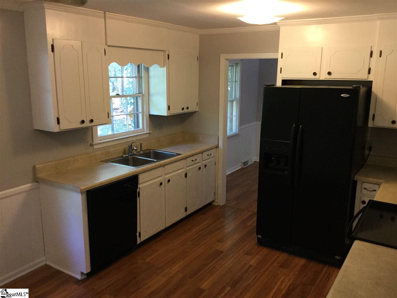 609 Neely Ferry Road Simpsonville, SC 29680 - Photo 4 of 27 All Appliances stay