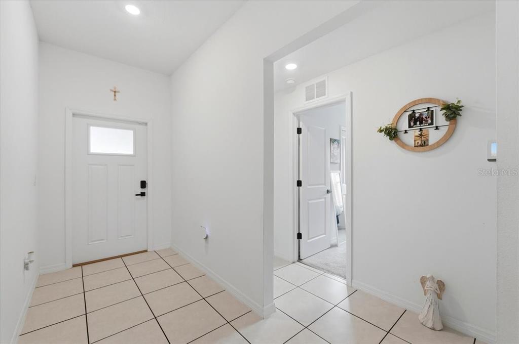 1923 Red Loop Lakeland, FL 33801 - Photo 11 of 51 a view of an empty room