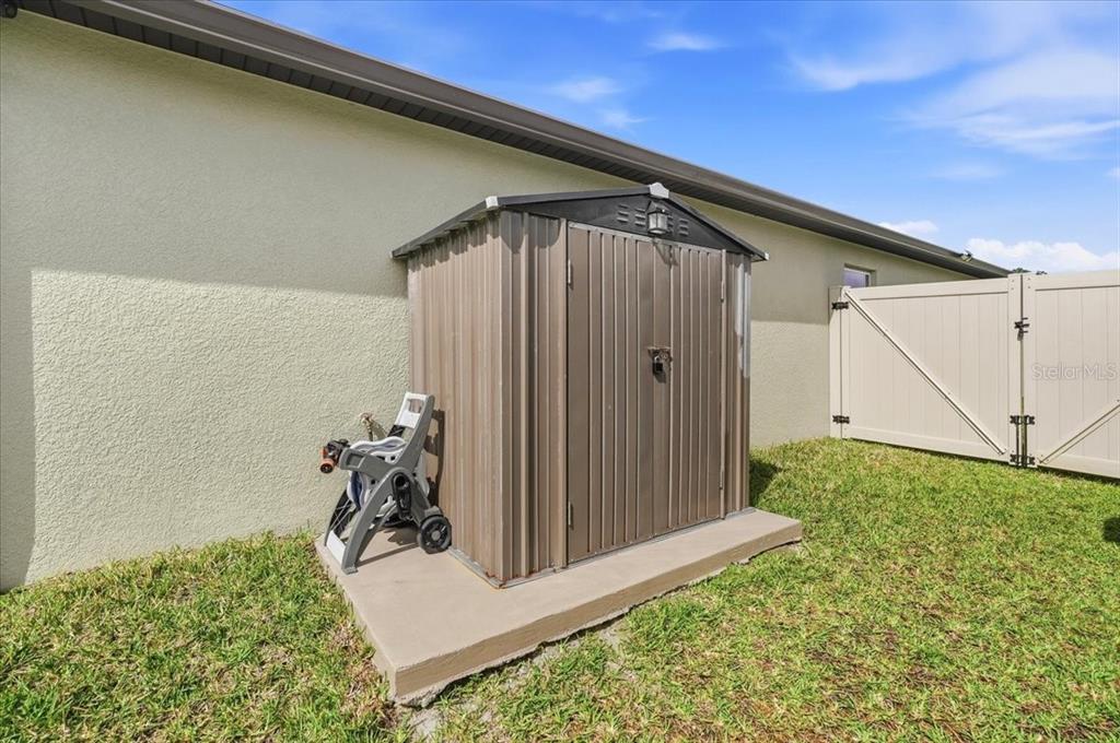 1923 Red Loop Lakeland, FL 33801 - Photo 41 of 51 a view of a backyard