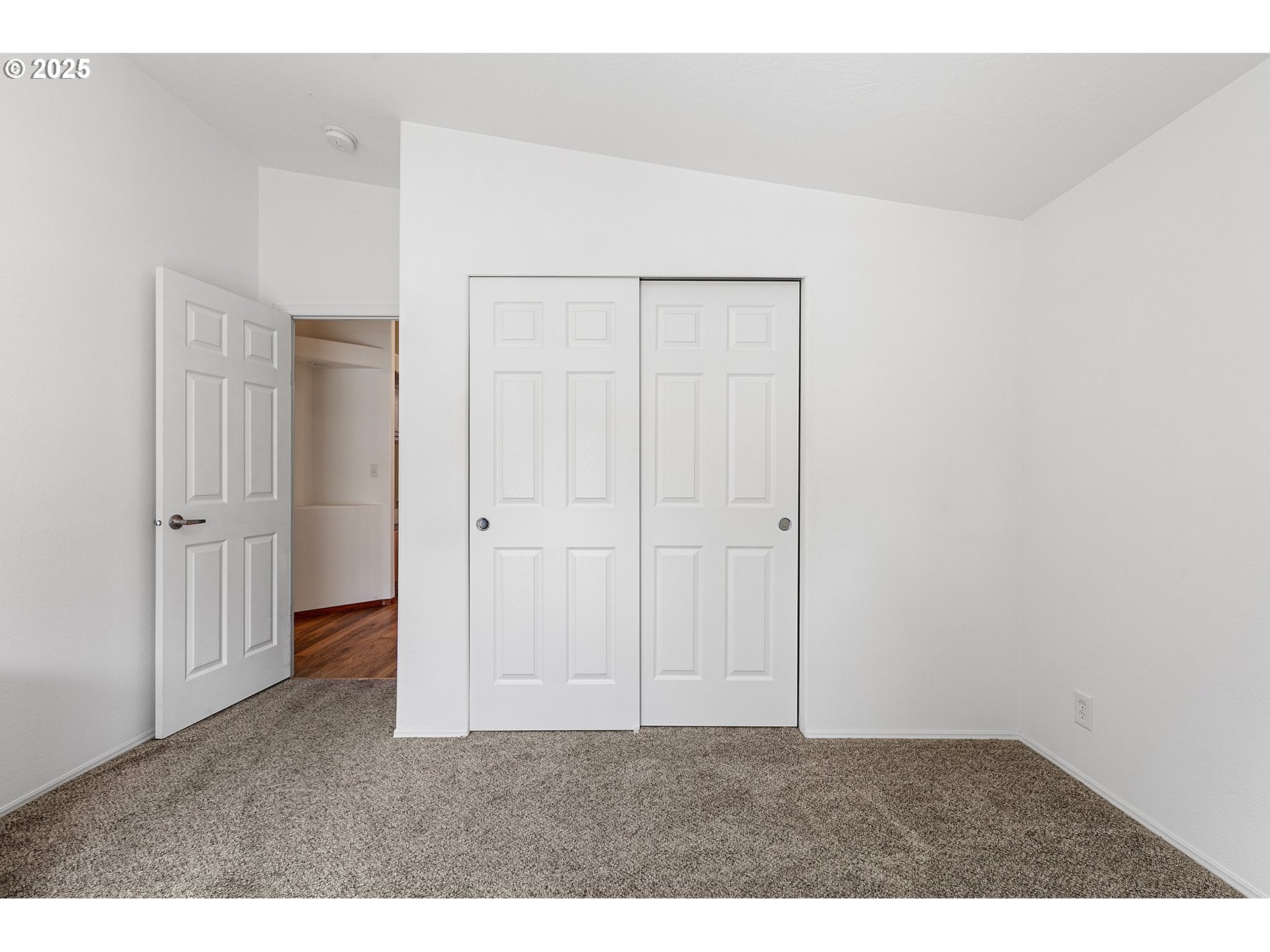 3220 Crescent Avenue, Unit 3 Eugene, OR 97408 - Photo 33 of 41