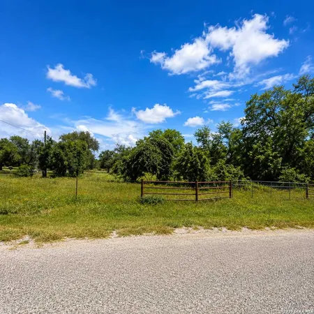 $115,000 | 68749 East County Road 6871, Natalia, TX 78059