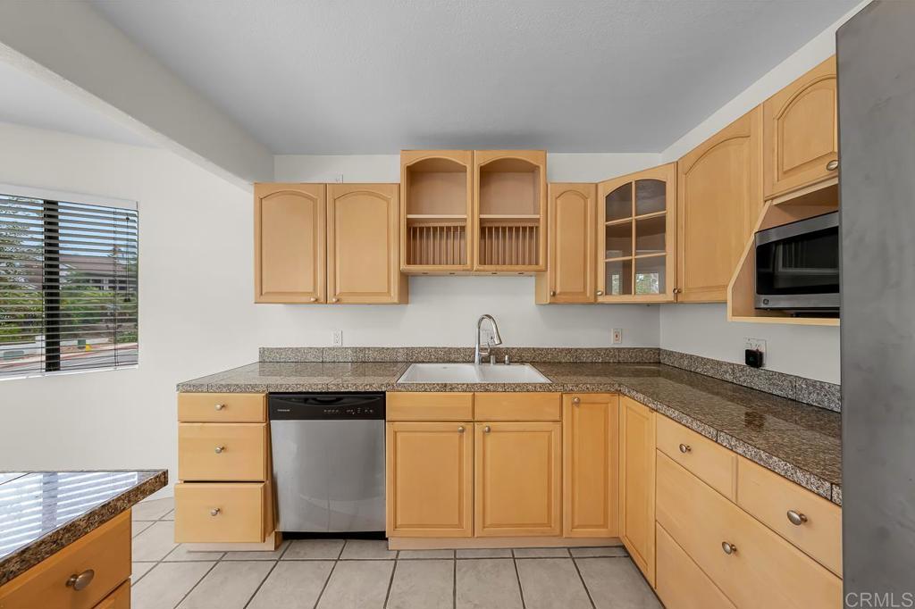 7302 Alicante Road, Unit 3 Carlsbad, CA 92009 - Photo 27 of 47