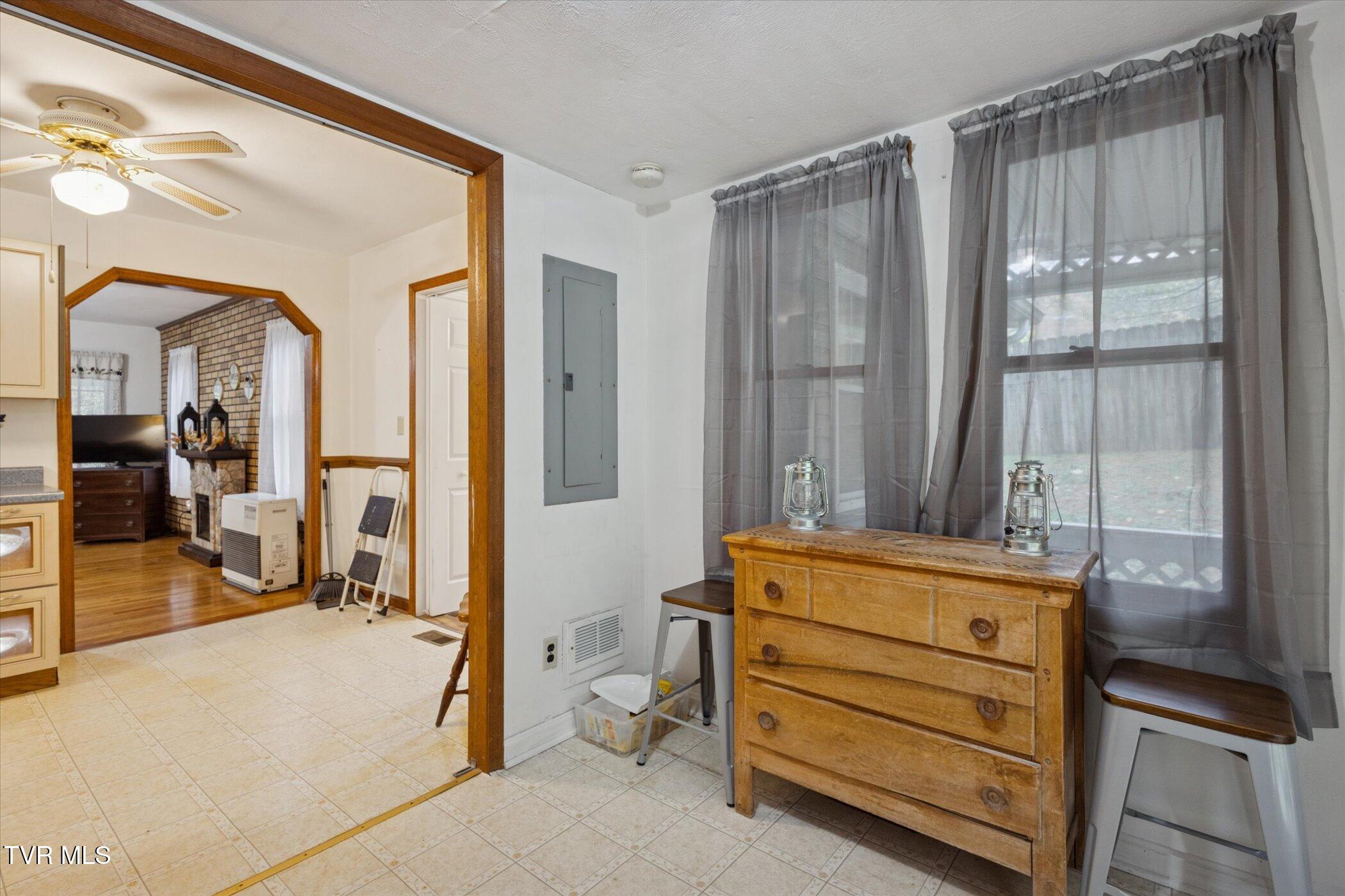 270 Hurley Hollow Road Elizabethton, TN 37643 - Photo 11 of 43 11-270-Hurley-Hollow-Rd--WindowStill-Rea