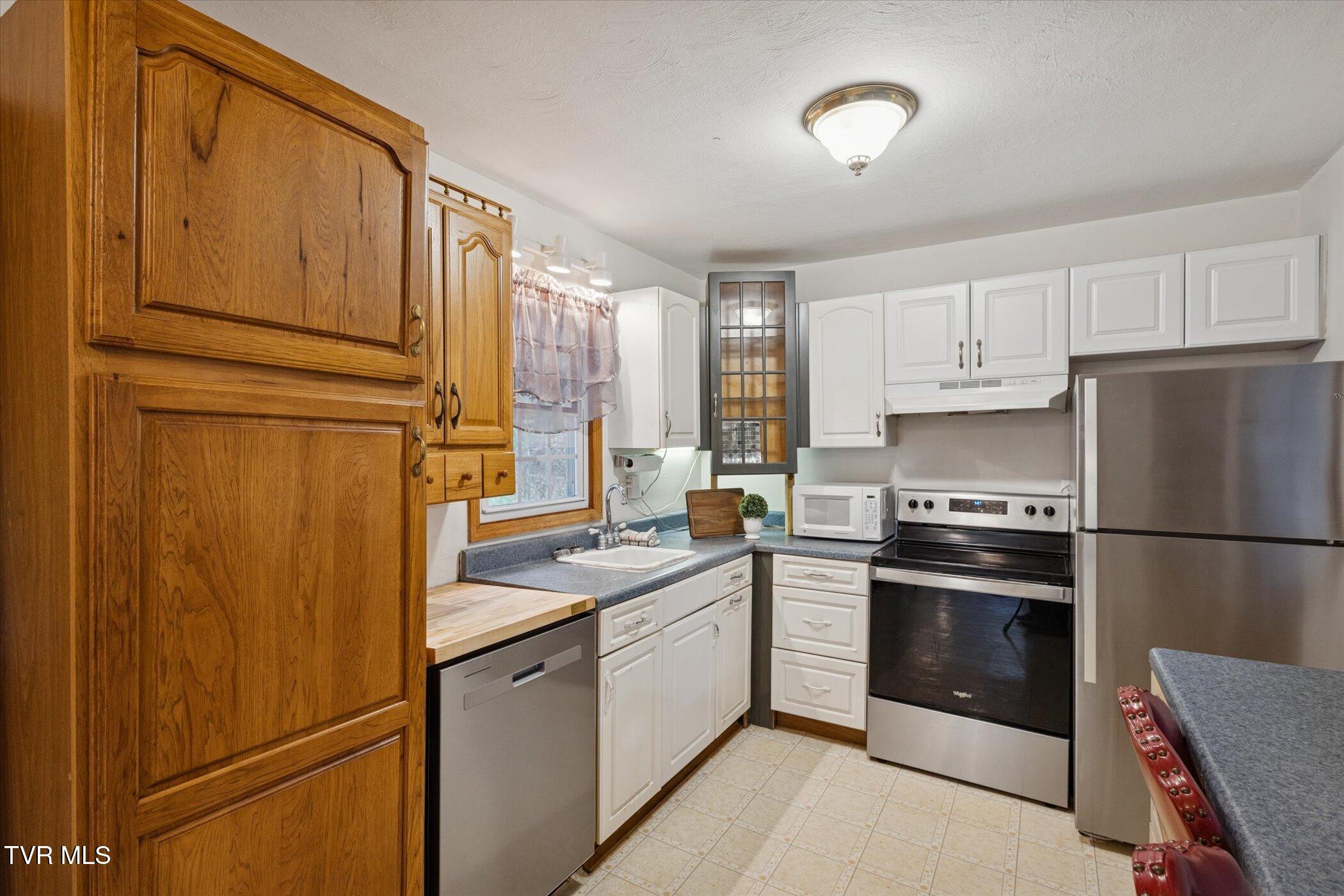 270 Hurley Hollow Road Elizabethton, TN 37643 - Photo 13 of 43 13-270-Hurley-Hollow-Rd--WindowStill-Rea