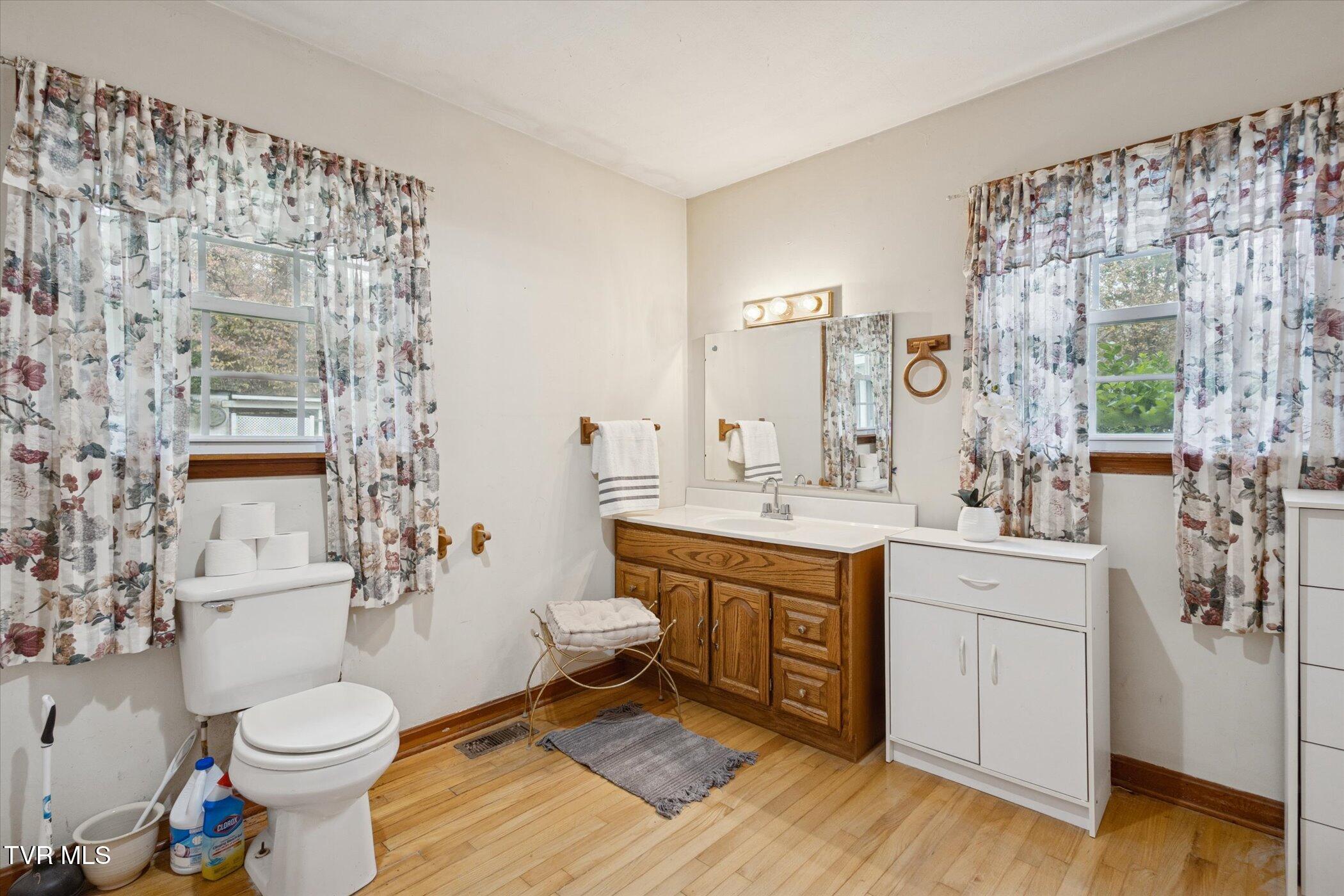 270 Hurley Hollow Road Elizabethton, TN 37643 - Photo 18 of 43 18-270-Hurley-Hollow-Rd--WindowStill-Rea