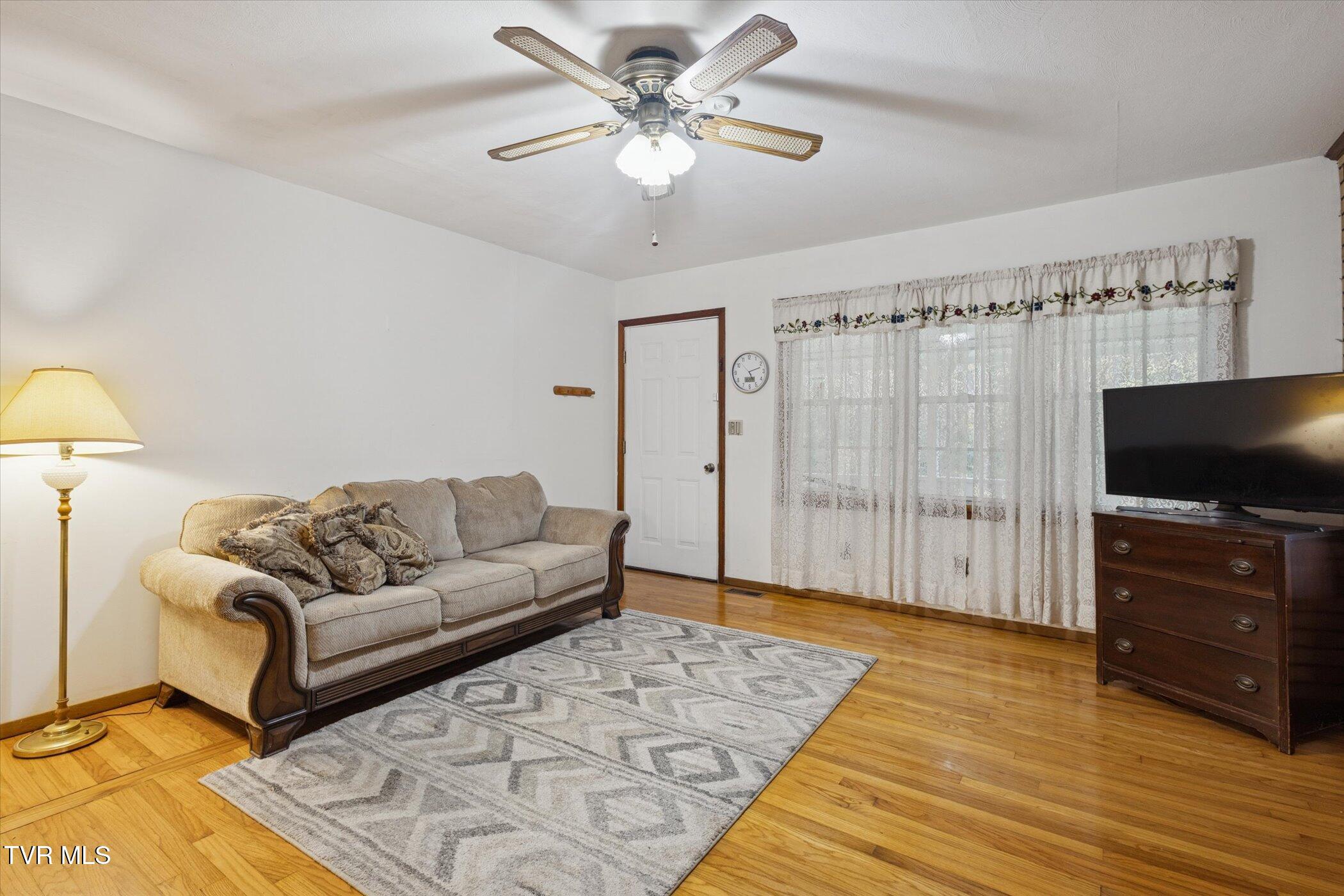 270 Hurley Hollow Road Elizabethton, TN 37643 - Photo 7 of 43 07-270-Hurley-Hollow-Rd--WindowStill-Rea