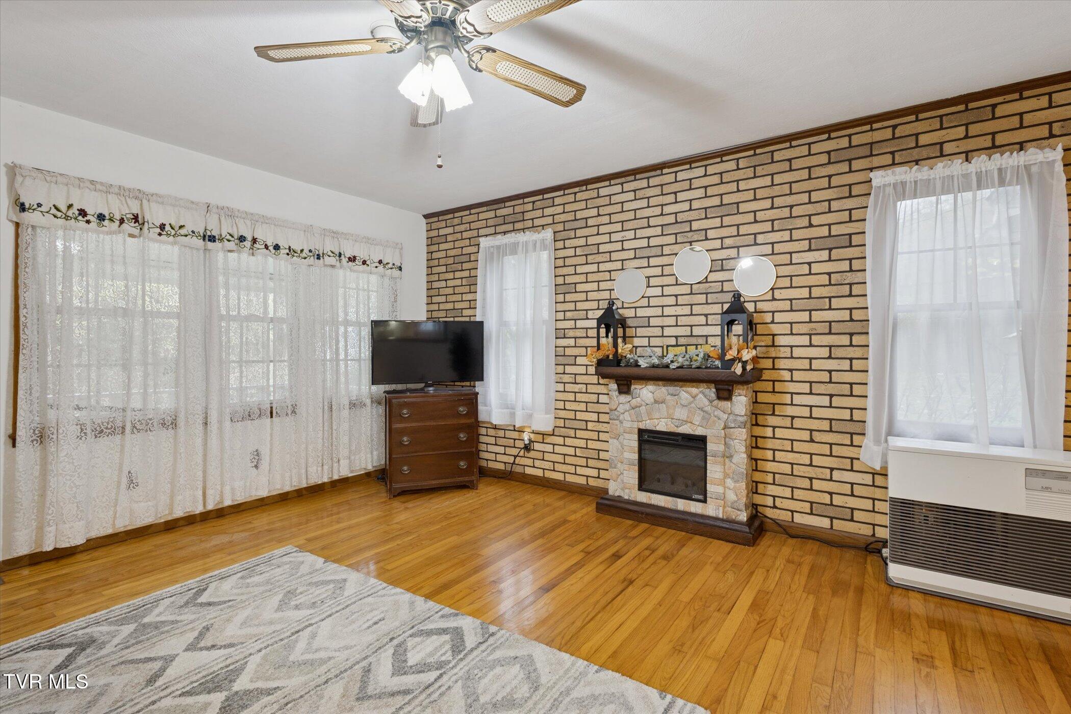 270 Hurley Hollow Road Elizabethton, TN 37643 - Photo 8 of 43 08-270-Hurley-Hollow-Rd--WindowStill-Rea