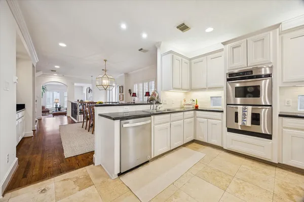 $4,650 | 2643 Westgate Drive, Houston, TX 77098