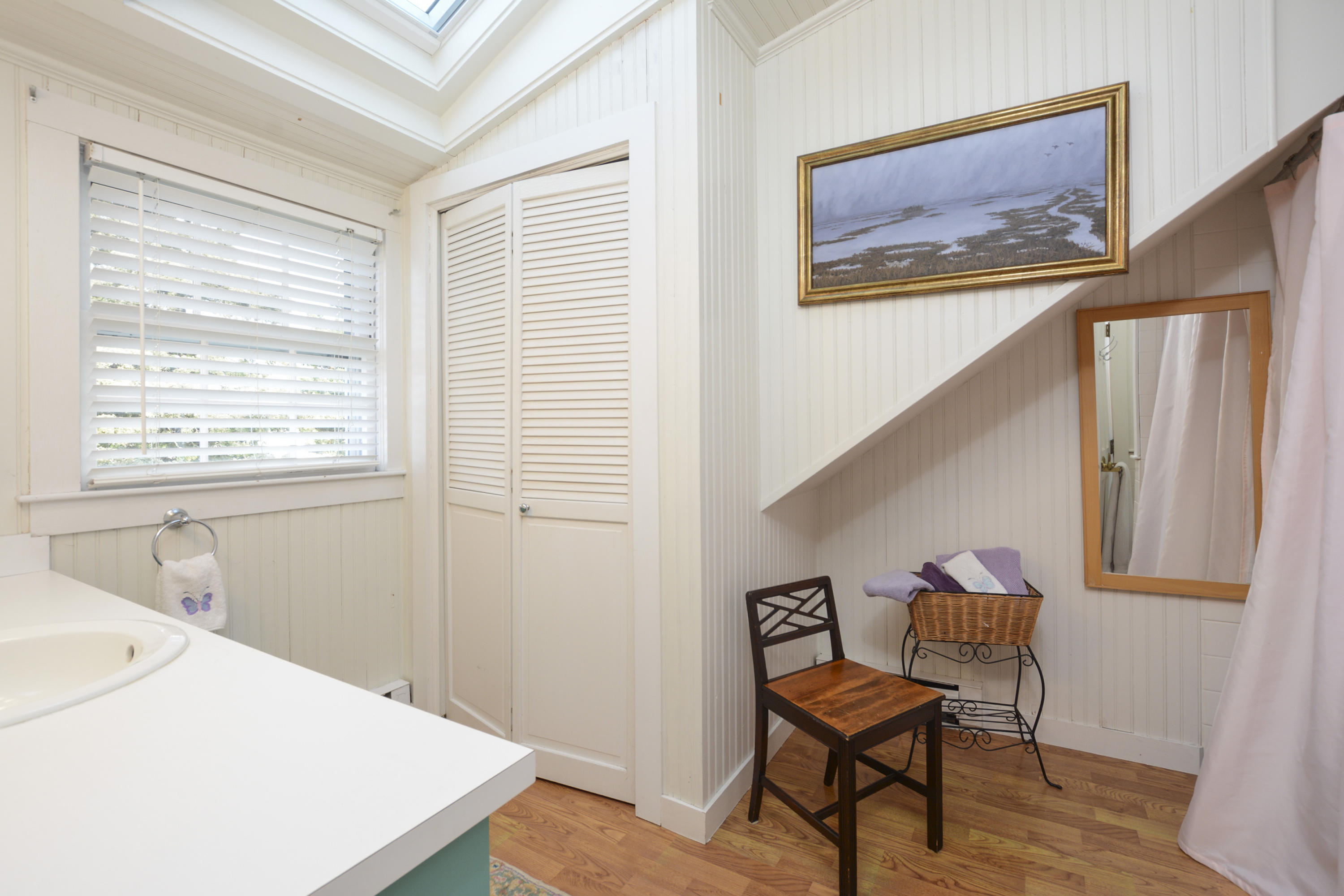 18 Peaks Drive Osterville, MA 02655 - Photo 23 of 40 a room with furniture and a window