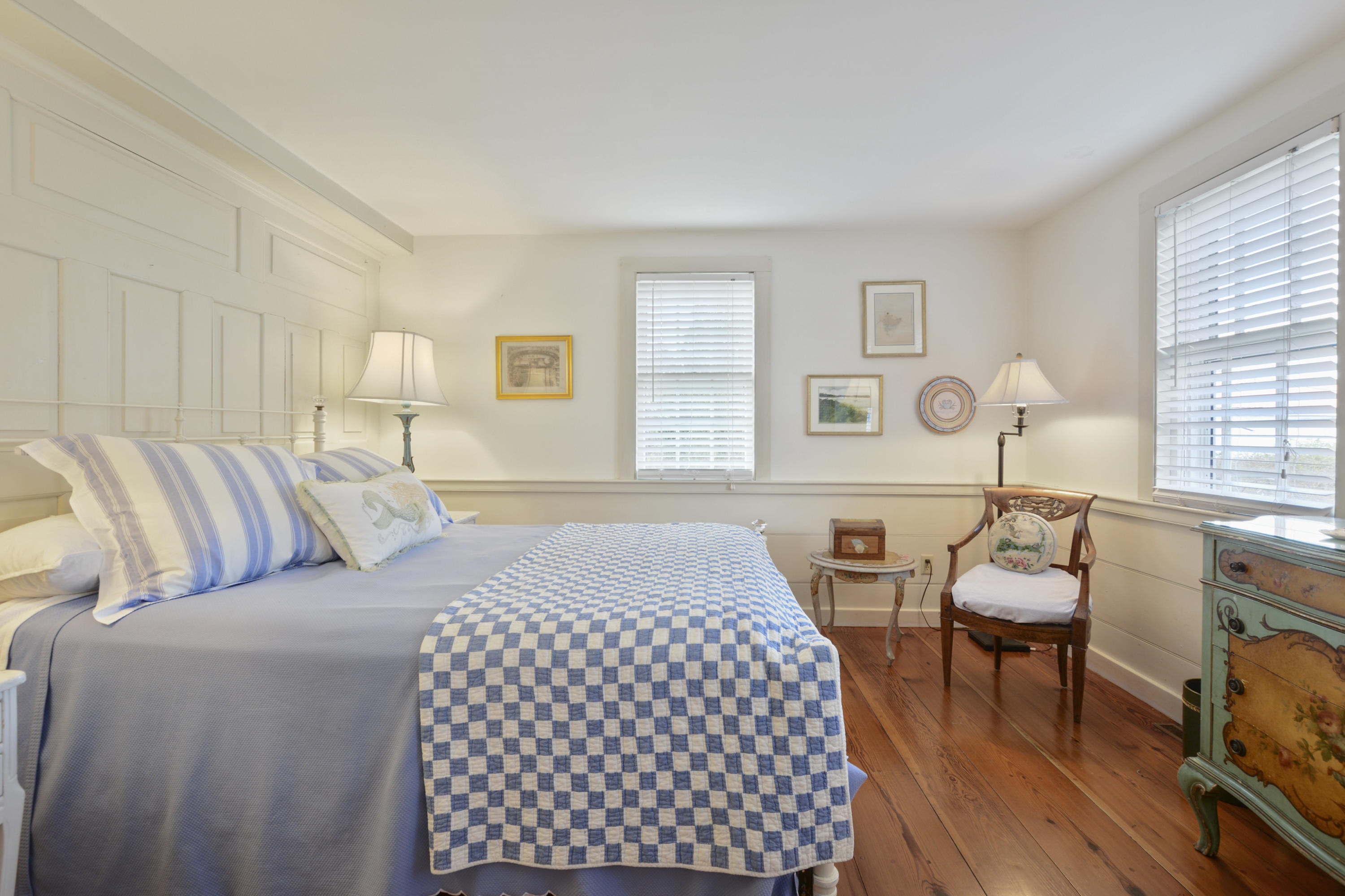 18 Peaks Drive Osterville, MA 02655 - Photo 5 of 40 a bedroom with a bed and a table in it