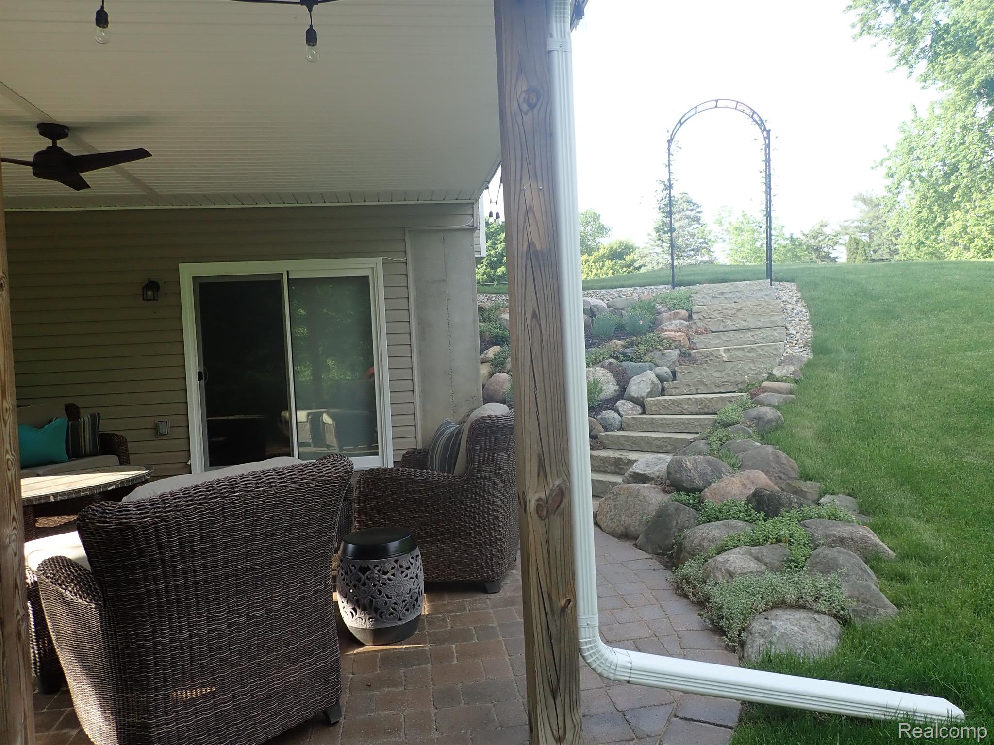 10438 Coolidge Road Goodrich, MI 48438 - Photo 37 of 49 Walkway to lower patio