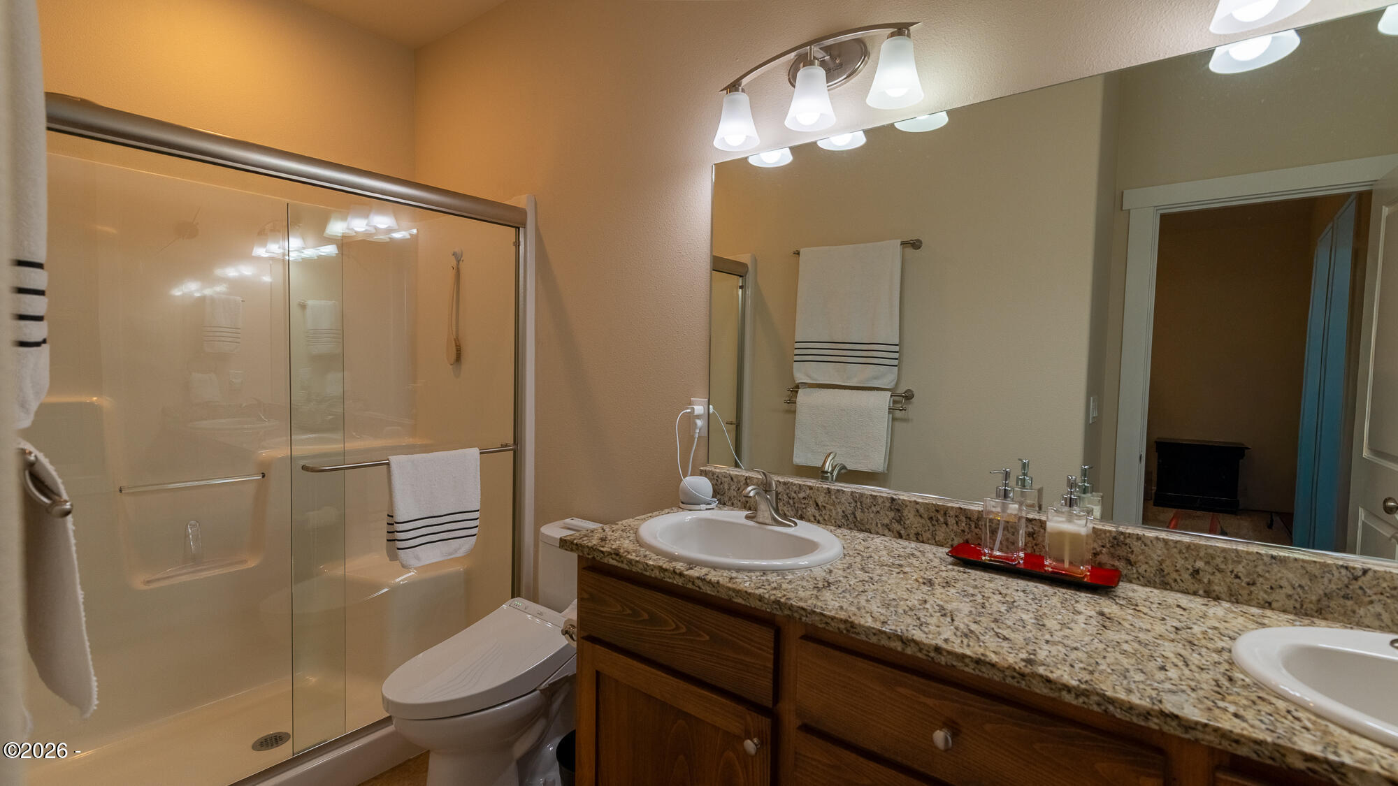 4161 Southeast Inlet Avenue Lincoln City, OR 97367 - Photo 16 of 38 Master Bathroom