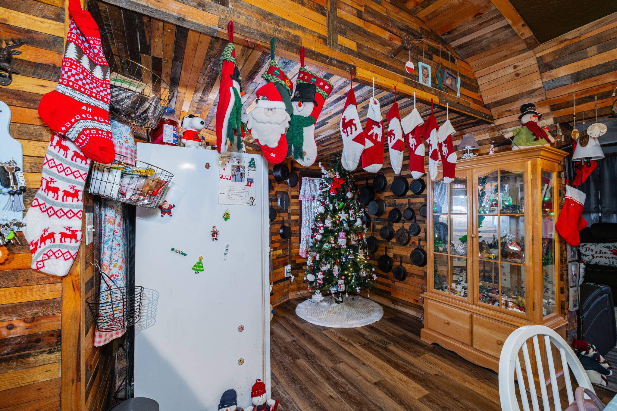 73 Spring Lake Circle Beechgrove, TN 37018 - Photo 13 of 43 a bathroom with a sink and a mirror
