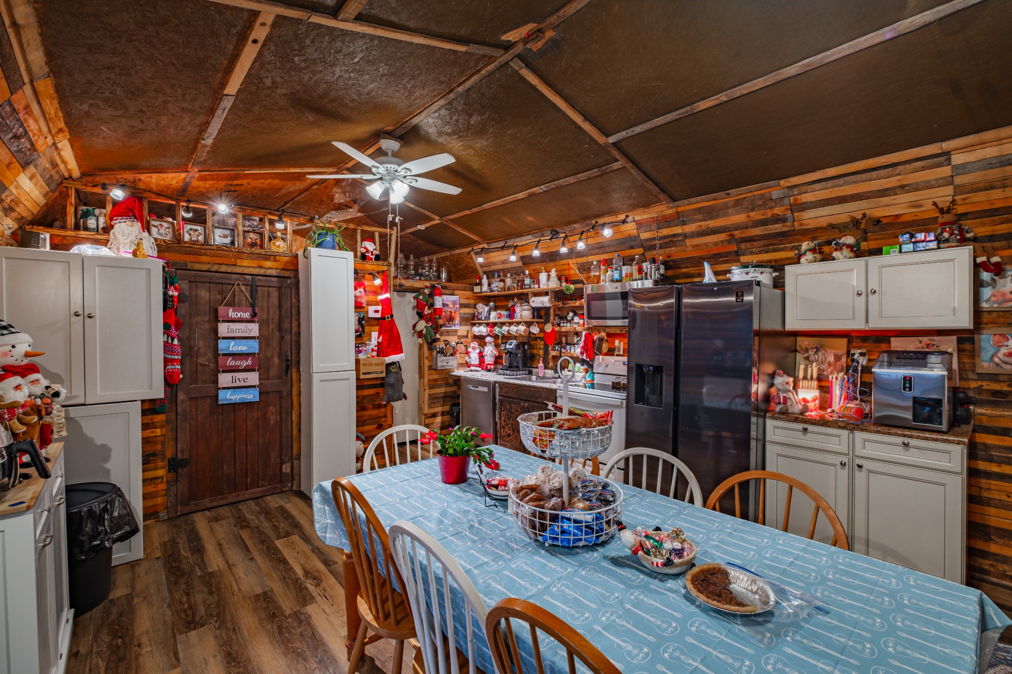 73 Spring Lake Circle Beechgrove, TN 37018 - Photo 17 of 43 a view of a dining room with furniture and a kitchen