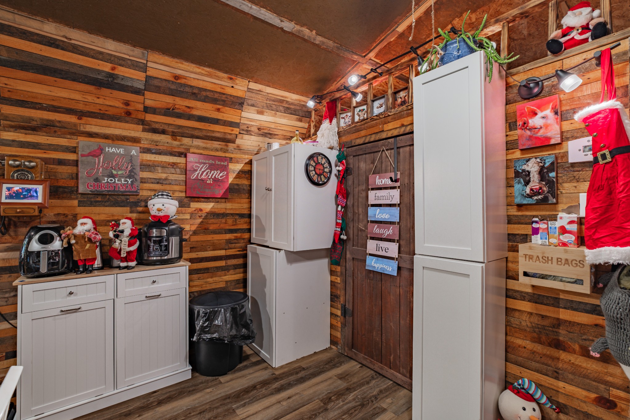 73 Spring Lake Circle Beechgrove, TN 37018 - Photo 20 of 43 a view of storage and utility room