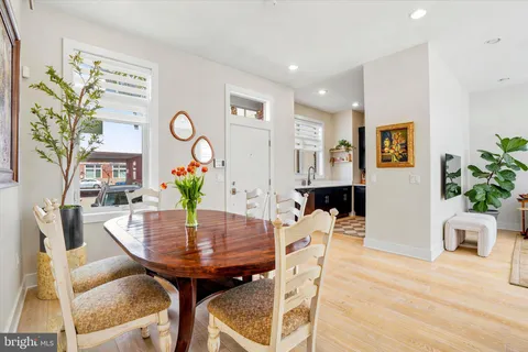 $800,000 | 800 Montrose Street, Unit A, Philadelphia, PA 19147