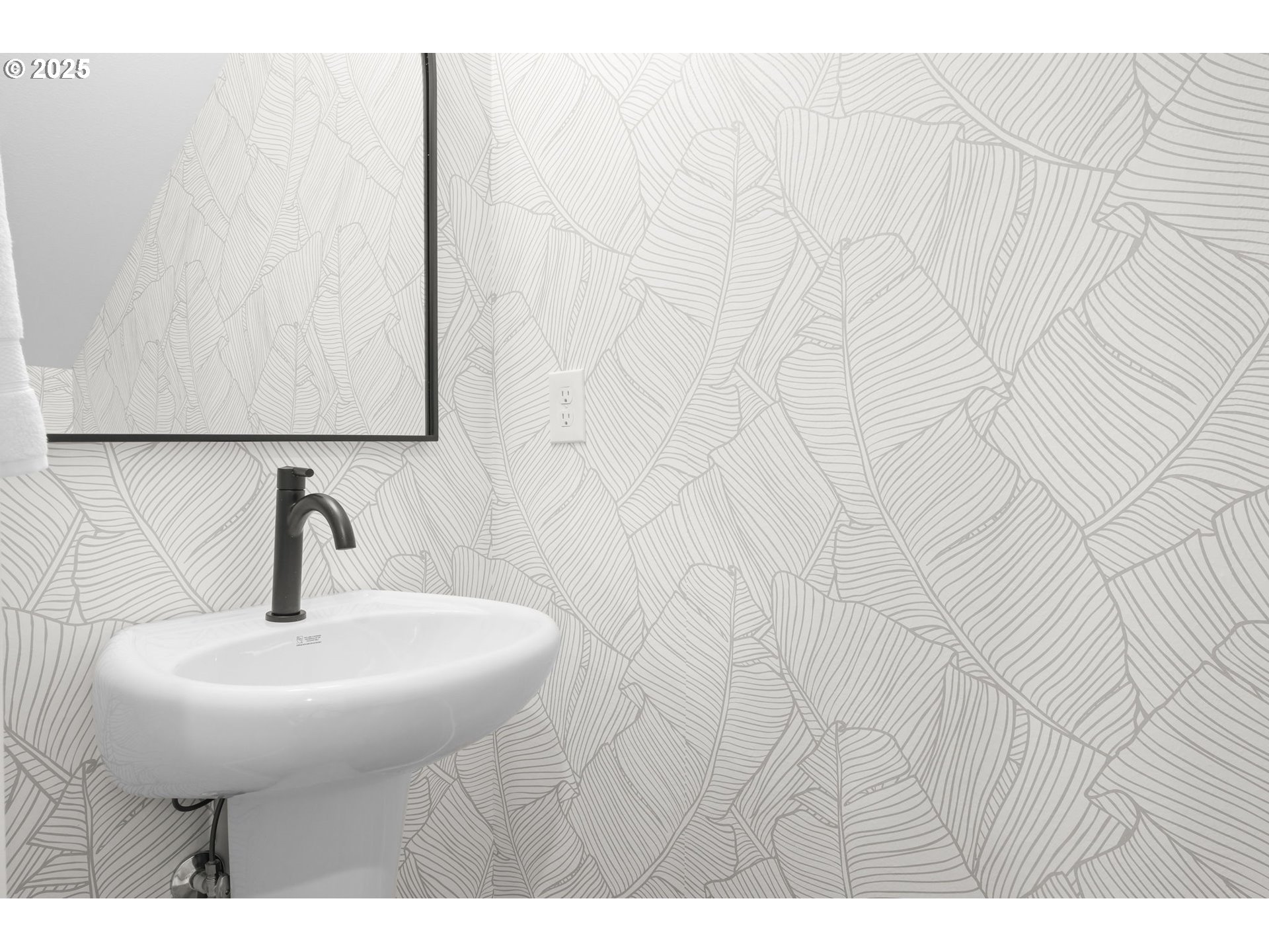 3522 Northeast 44th Avenue Portland, OR 97213 - Photo 11 of 24