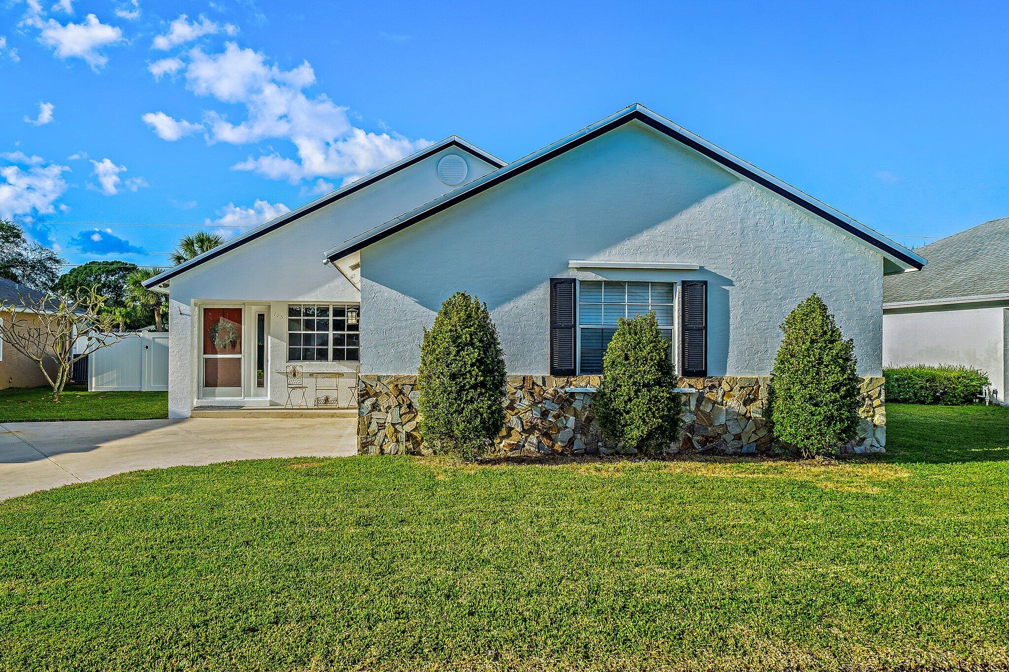 125 Raintree Trail Jupiter, FL 33458 - Photo 2 of 35 003-125RaintreeTrail-Jupiter-FL-SMALL