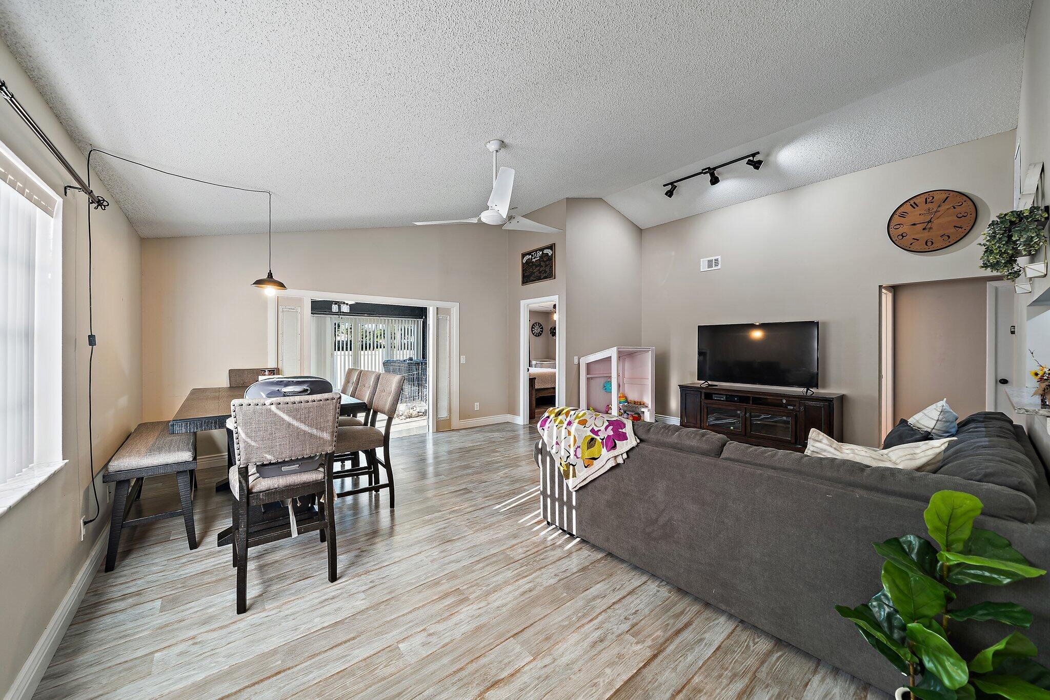 125 Raintree Trail Jupiter, FL 33458 - Photo 10 of 35 012-125RaintreeTrail-Jupiter-FL-SMALL