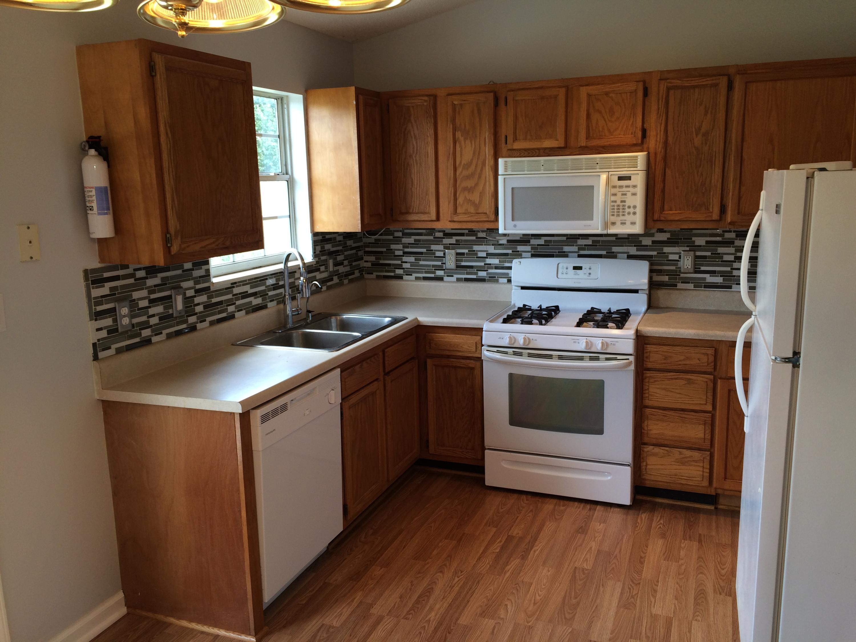 7541 Gary White Road Corryton, TN 37721 - Photo 7 of 10 Tiled Backsplash