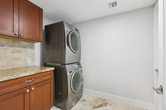 $869,000 | 2640 Lake Shore Drive, Unit 1510, Riviera Beach, FL 33404