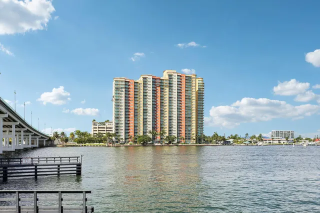 $869,000 | 2640 Lake Shore Drive, Unit 1510, Riviera Beach, FL 33404