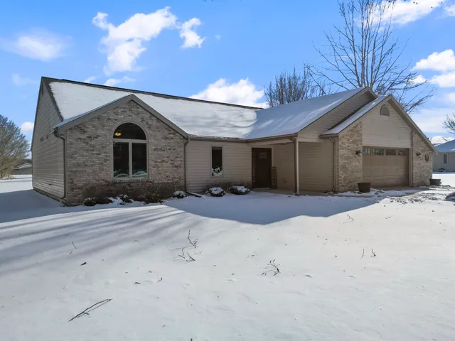 $369,900 | 5056 North Dovewood Trail, Warsaw, IN 46582