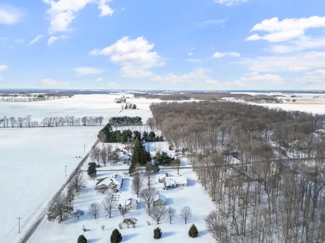 $369,900 | 5056 North Dovewood Trail, Warsaw, IN 46582