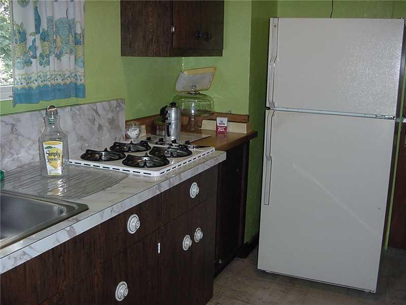 1006 S Road Pittsburgh, PA 15209 - Photo 6 of 6 Kitchen.