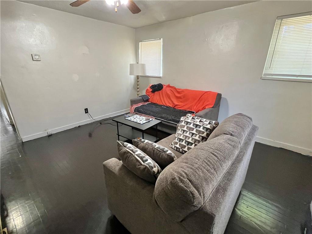 806 Inwood Street Pittsburgh, PA 15208 - Photo 5 of 17 a living room with furniture