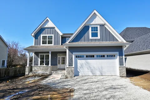 $1,850,000 | 256 Coe Road, Clarendon Hills, IL 60514