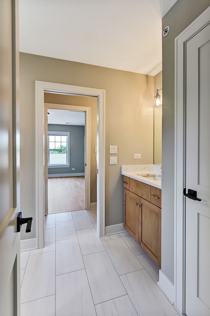 256 Coe Road Clarendon Hills, IL 60514 - Photo 27 of 38