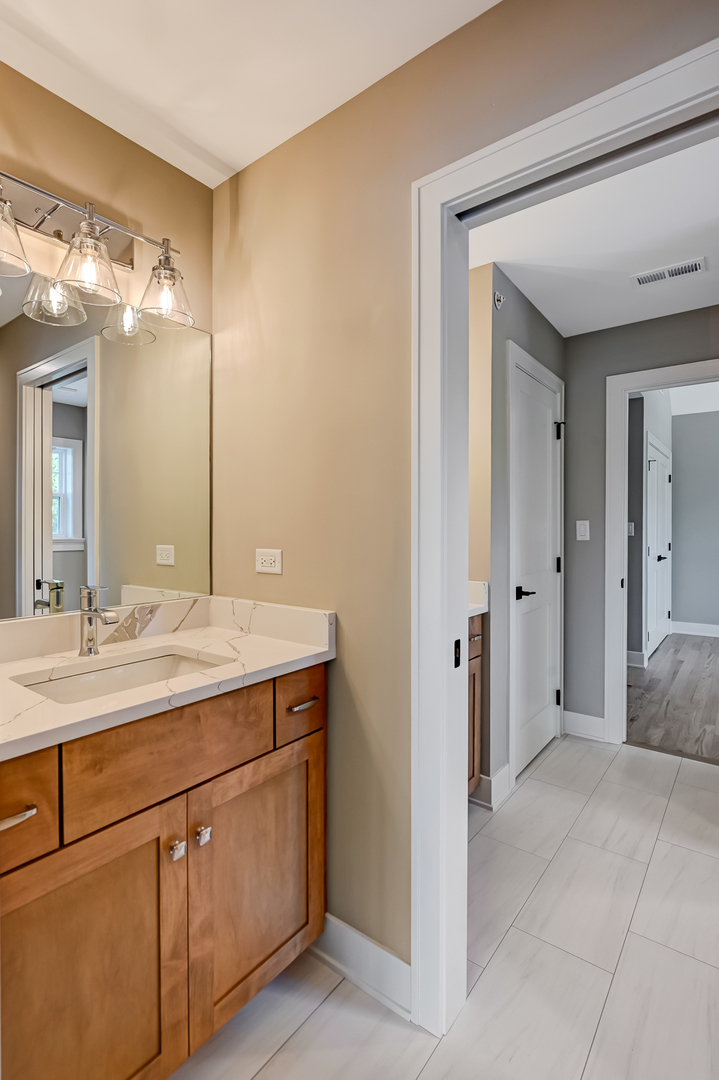 256 Coe Road Clarendon Hills, IL 60514 - Photo 28 of 38