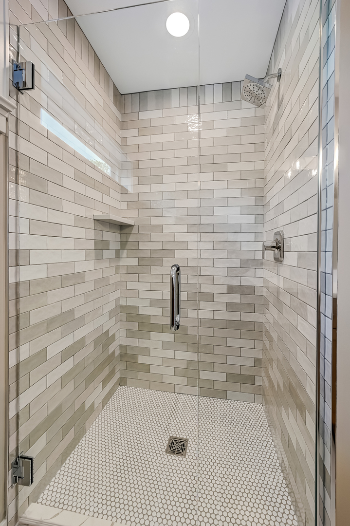 256 Coe Road Clarendon Hills, IL 60514 - Photo 33 of 38