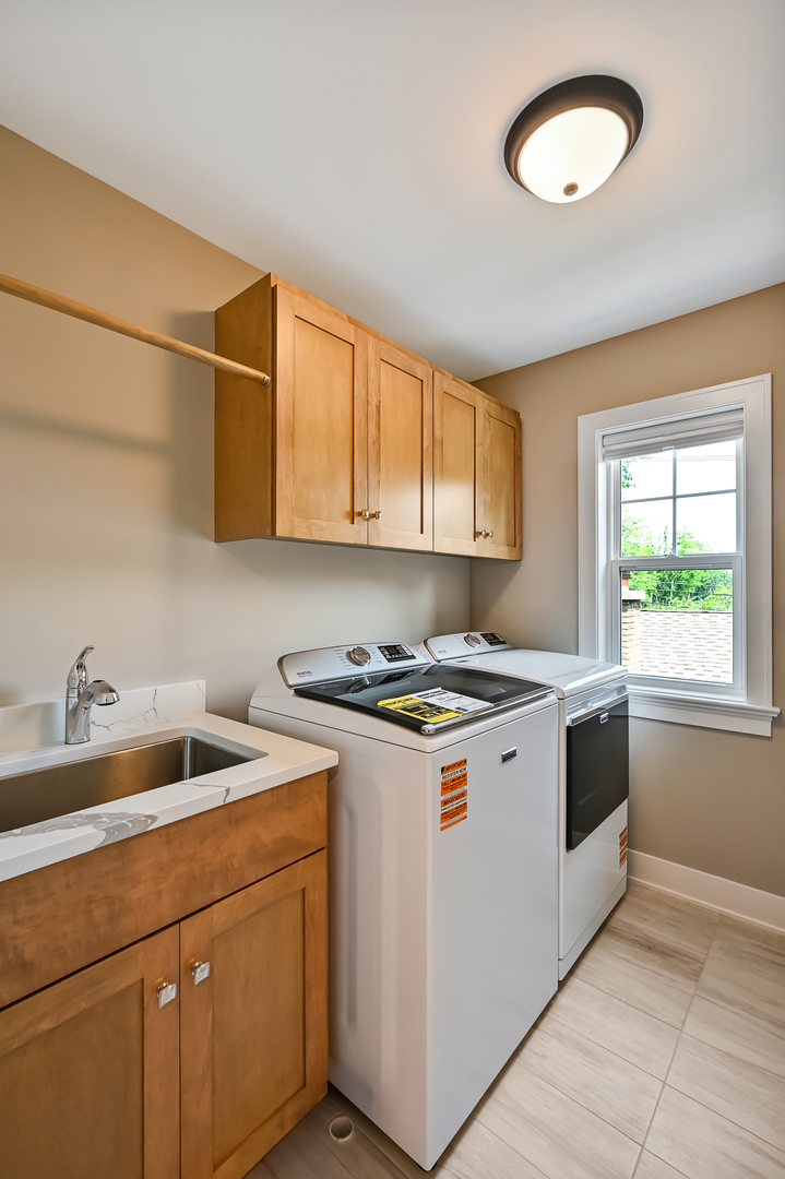 256 Coe Road Clarendon Hills, IL 60514 - Photo 34 of 38