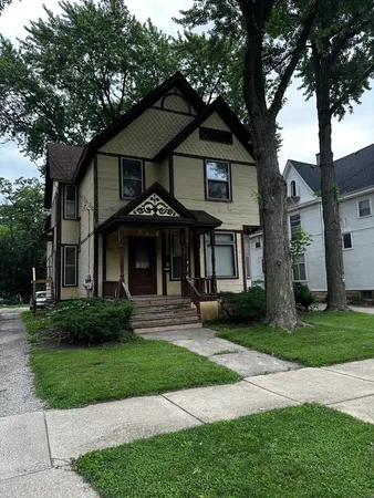 $325,000 | 309 North View Street, Aurora, IL 60506
