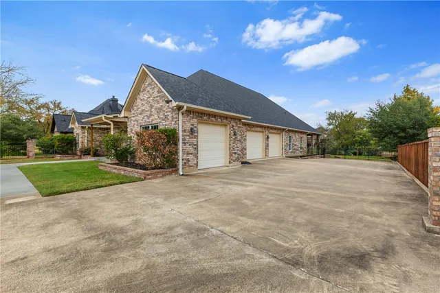 $575,000 | 4703 St Andrews Drive, College Station, TX 77845