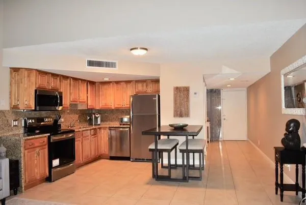$1,800 | 49 Deer Creek Road, Unit E105, Deerfield Beach, FL 33442