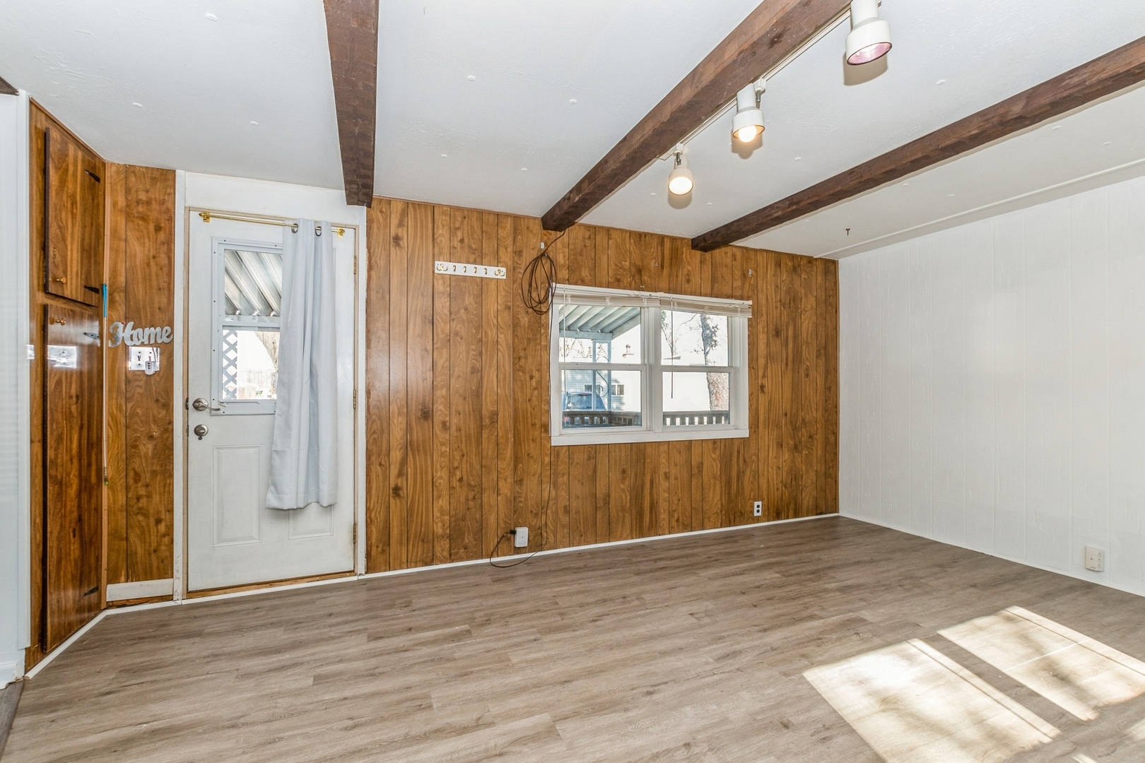 26 Maple Street Countryside, IL 60525 - Photo 3 of 10 Gallery Image 3