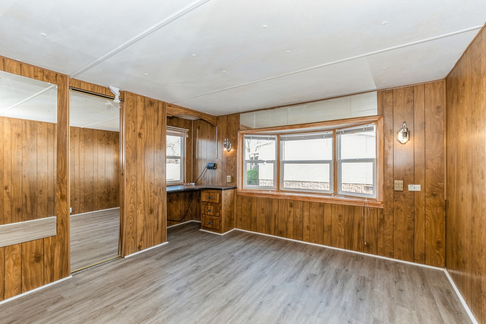 26 Maple Street Countryside, IL 60525 - Photo 4 of 10 Gallery Image 4