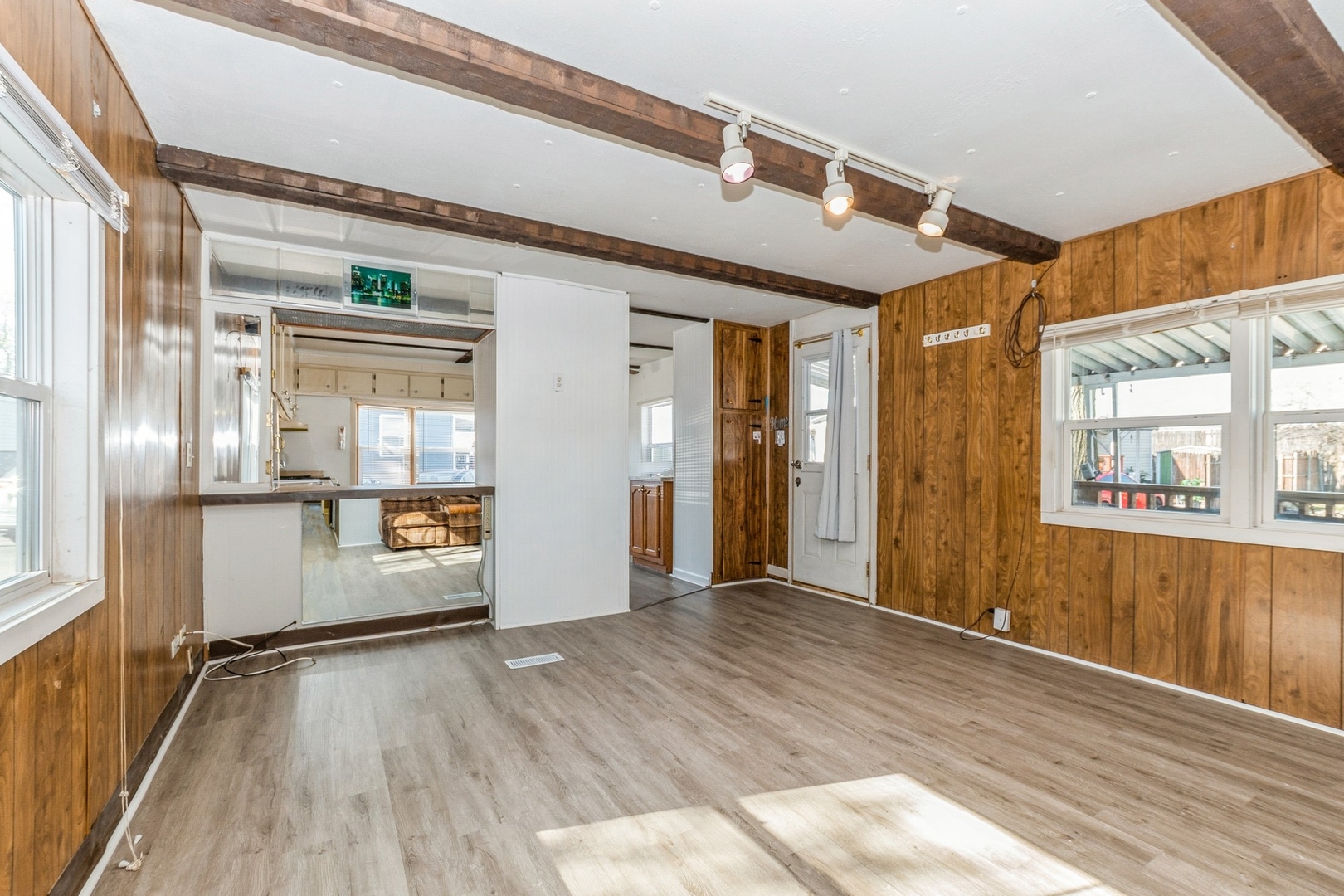 26 Maple Street Countryside, IL 60525 - Photo 8 of 10 Gallery Image 8