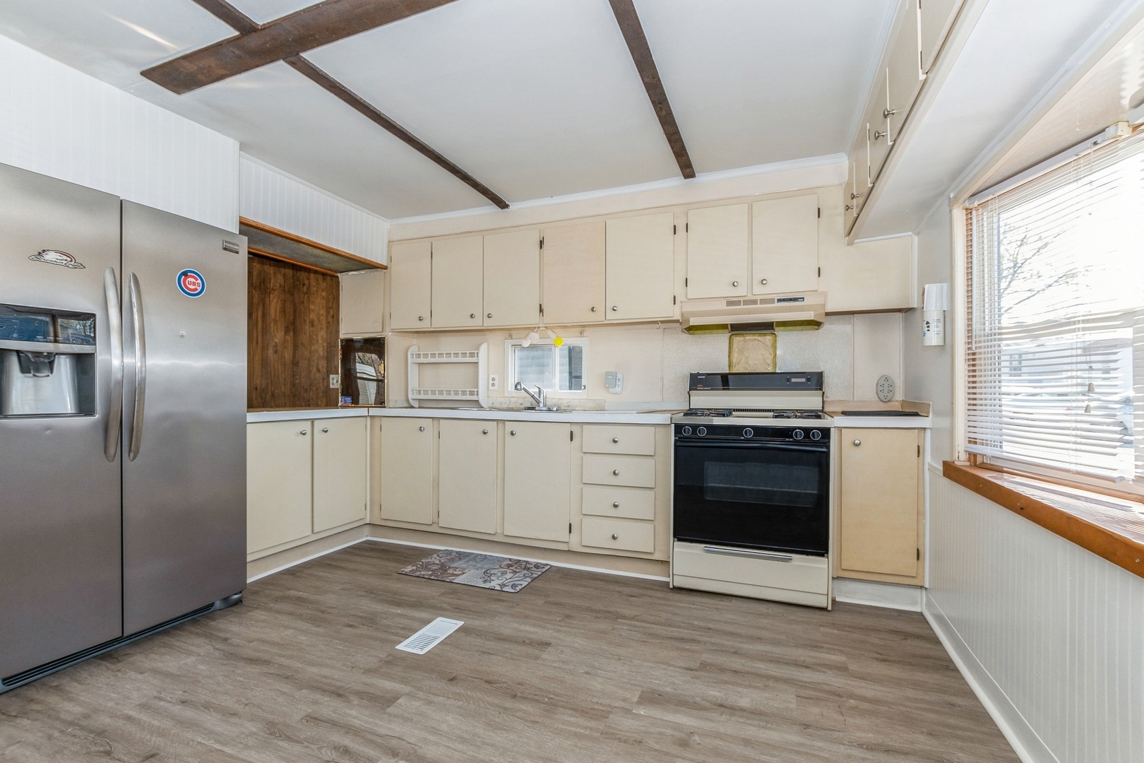 26 Maple Street Countryside, IL 60525 - Photo 9 of 10 Gallery Image 9