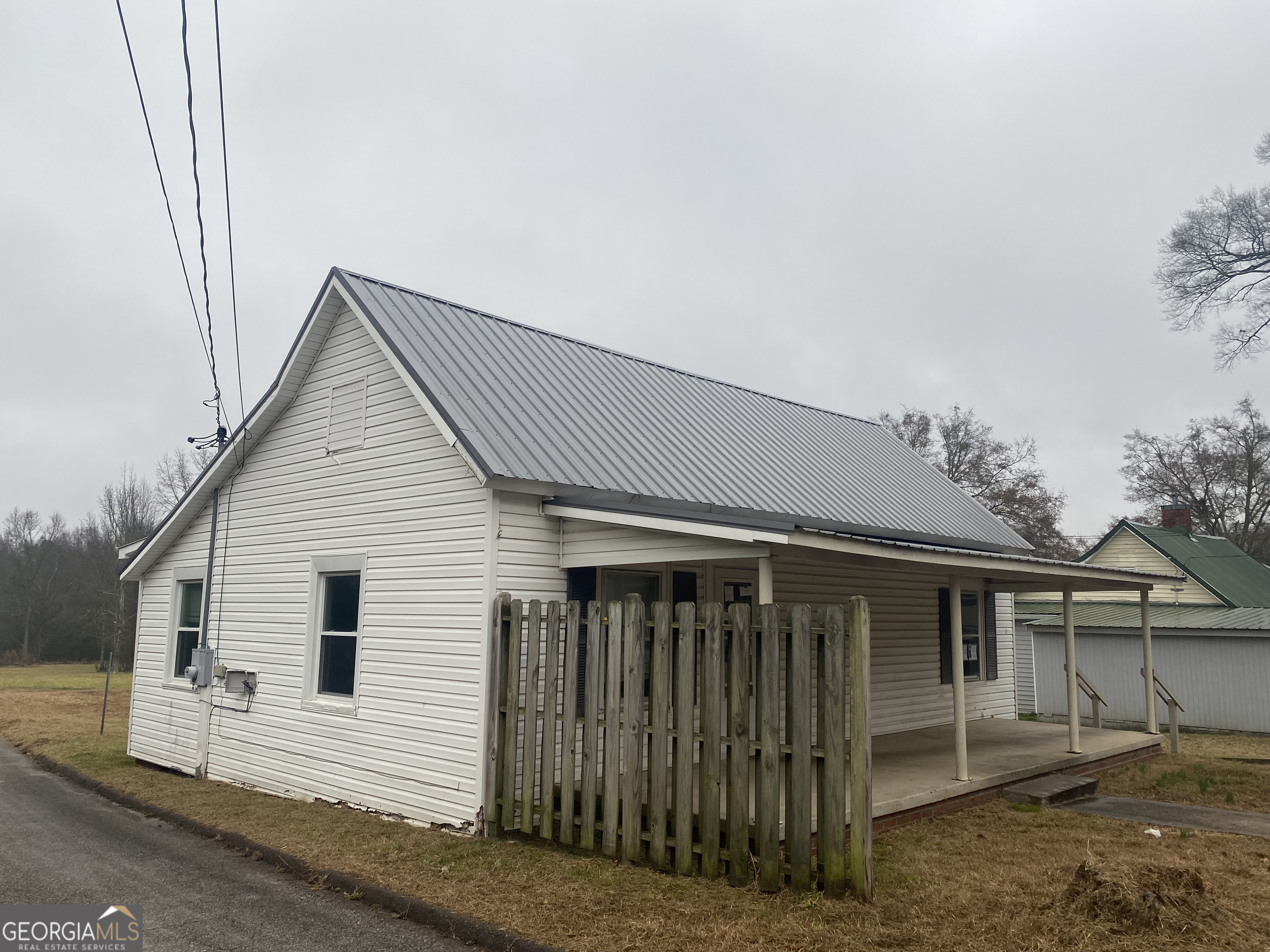 195 7th Street Trion, GA 30753 - Photo 2 of 10 an outdoor view of house