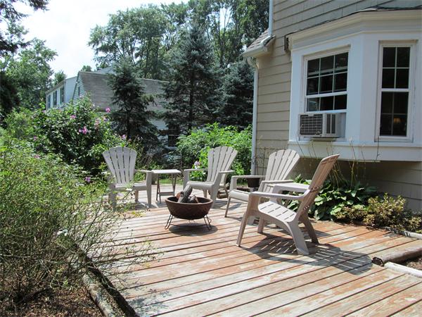 21 Wedgewood Road East Longmeadow, MA 01028 - Photo 12 of 14 a view of a house with sitting area and furniture