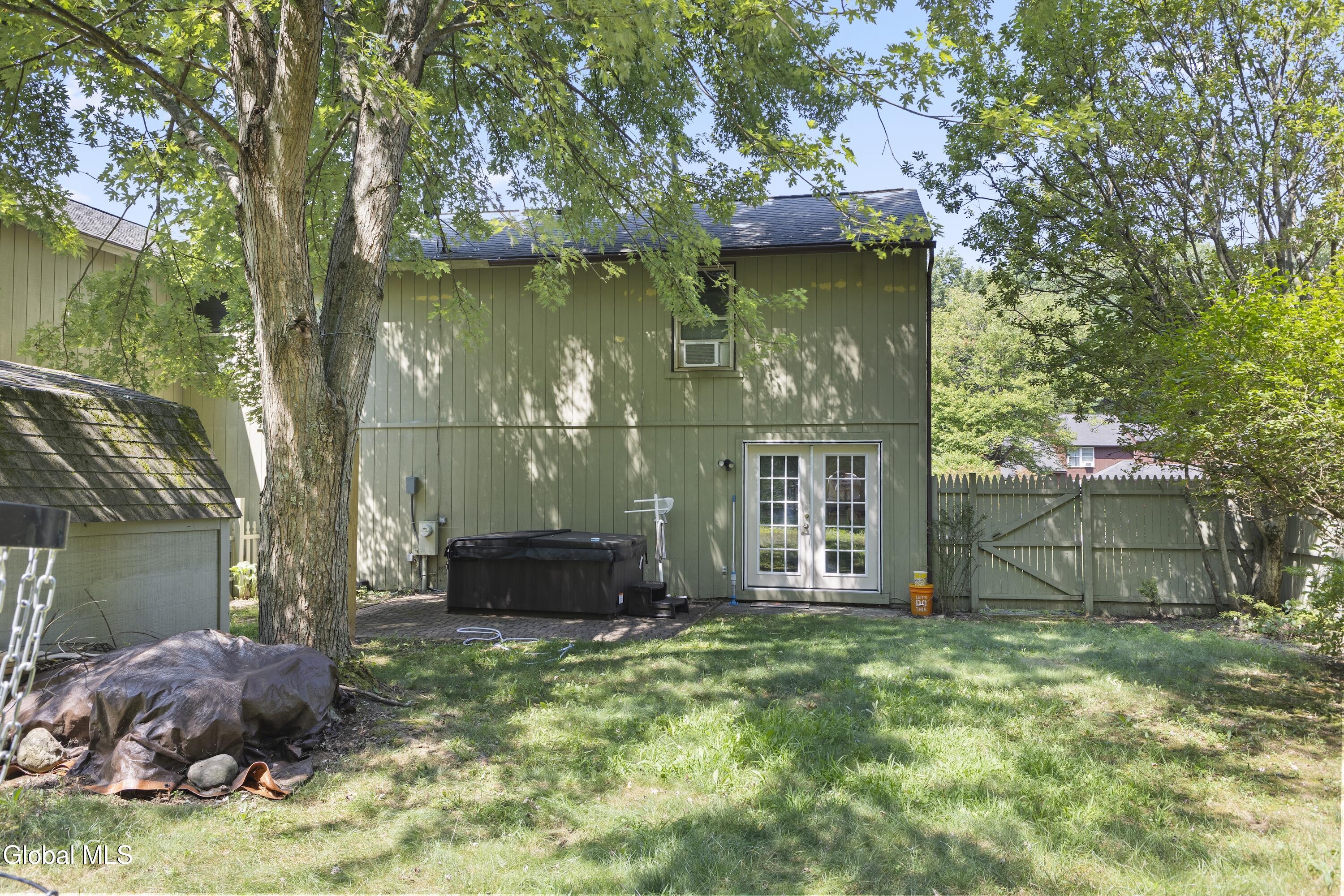 33 Thimbleberry Road Malta, NY 12020 - Photo 2 of 24 IMG_1447