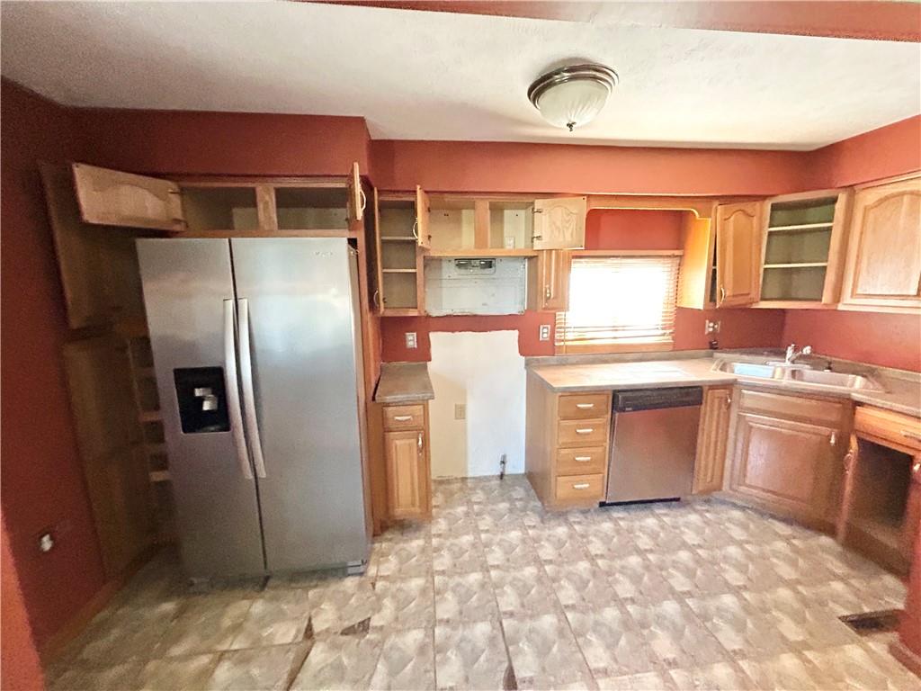 1218 Indiana Avenue Monaca, PA 15061 - Photo 8 of 23