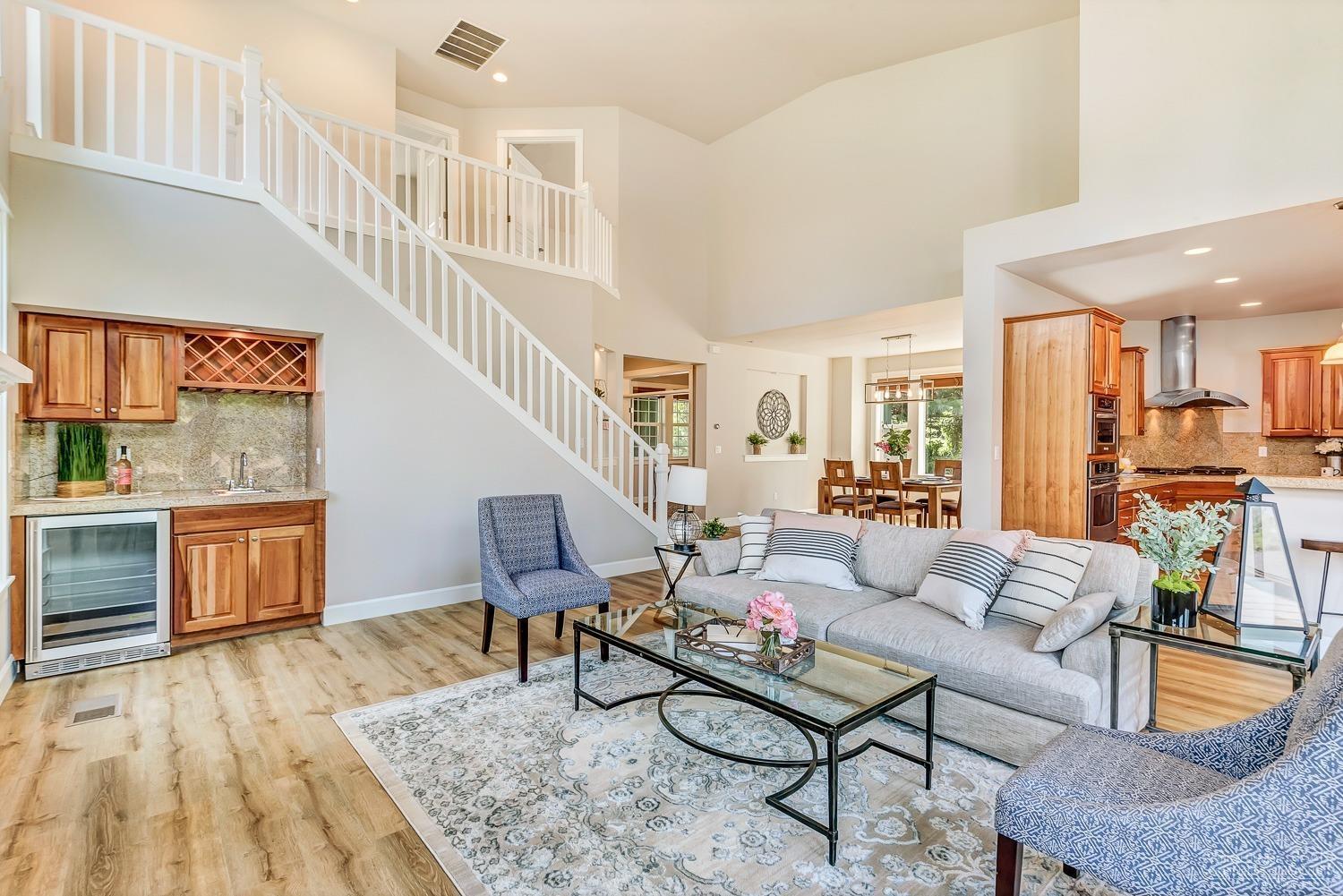 61402 Davis Lake Loop Bend, OR 97702 - Photo 6 of 21 Family room